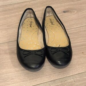 Cat and Jack, girls size 2 black shoe. Cinderella style.